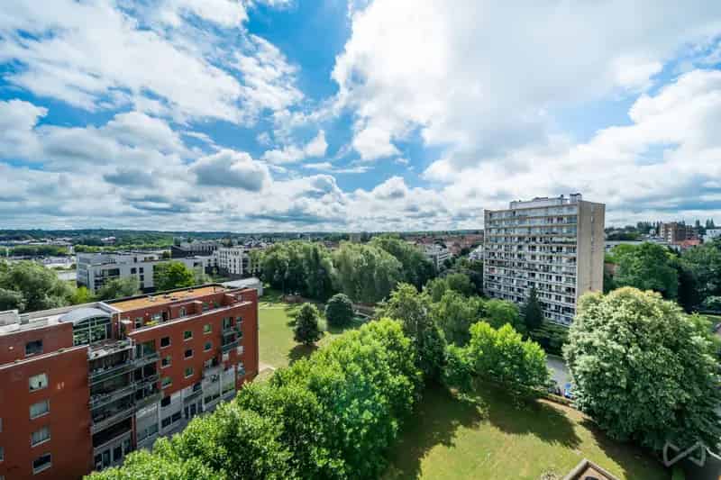 Appartement te huur Oudergem 3 slaapkamers terras renovatie