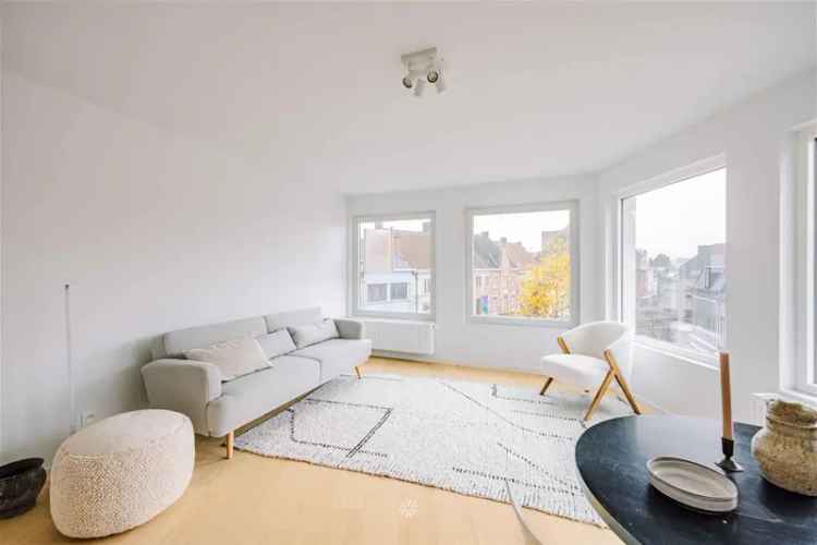 Gerenoveerd appartement met trendy-look op een toplocatie