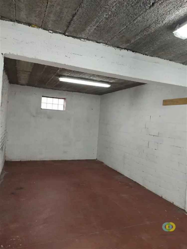 Te koop dubbele garage in België met 24m² ruimte