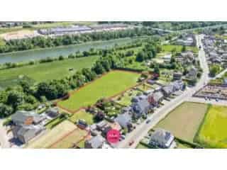 Bouwgrond Veldwezelt - 668m² met Weiland 6012m² Nabij Maastricht