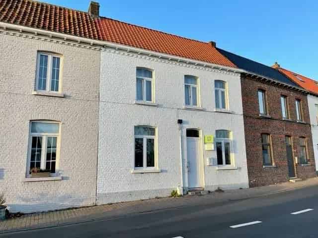 Te renoveren woning 2 slaapkamers garage