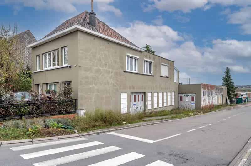 Huis te koop: Ruim atelier 340m² met gerenoveerde woning
