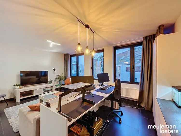 Ruim , stijlvol en lichtrijk duplex appartement