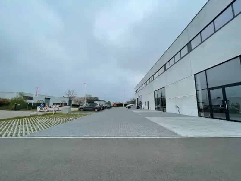 Kantoorruimte te huur Kruibeke 576m² met magazijn 144m²