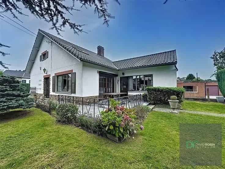 Te Koop: Gezellige Villa met Mogelijkheid tot Uitbreiding