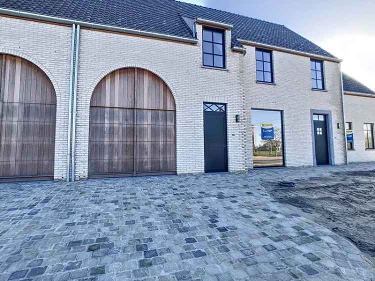 Te koop rijwoning met garage en 3 slaapkamers in Torhout