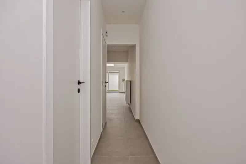 Gerenoveerde woning 3 slaapkamers stadstuin garage