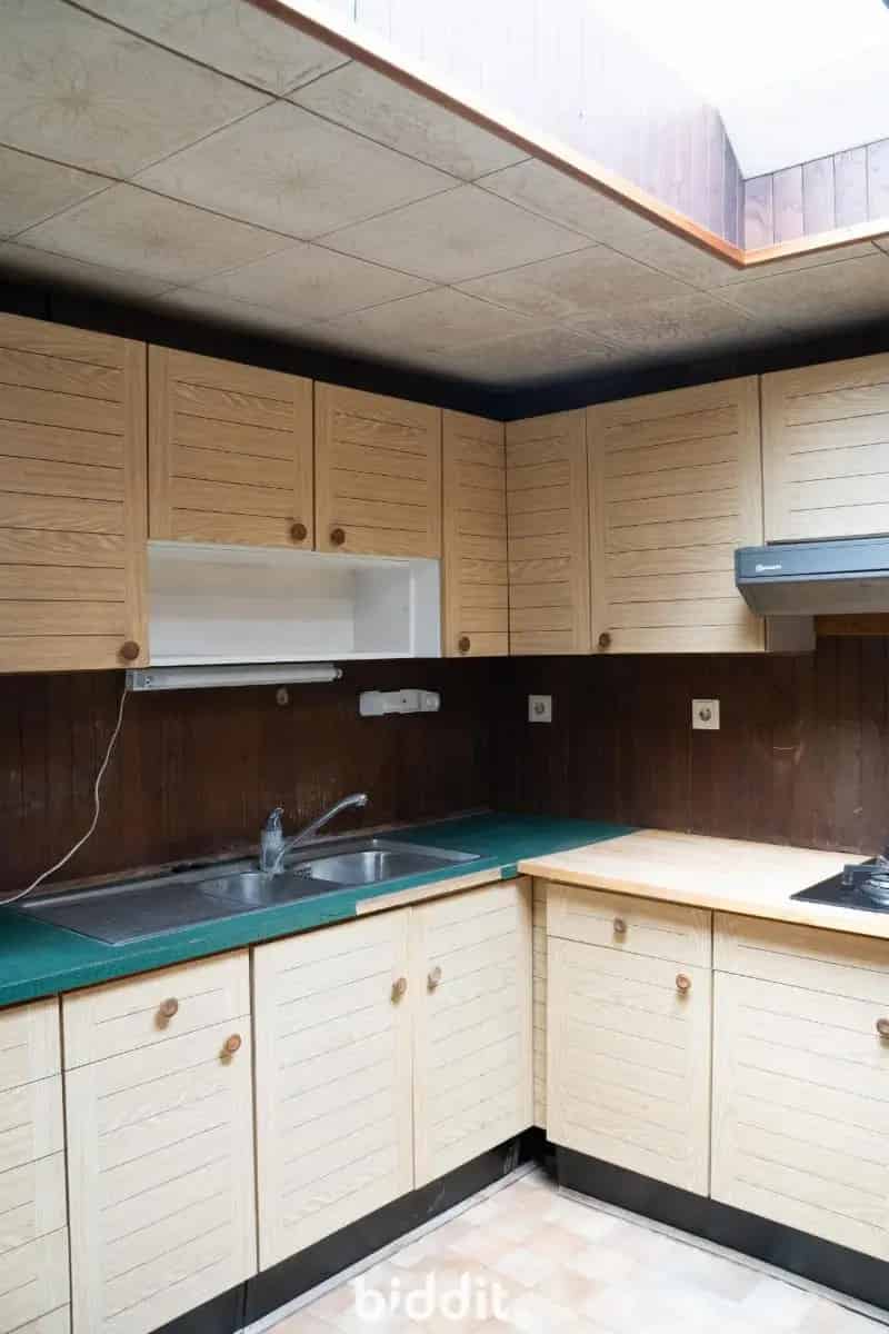 Te renoveren woning met atelier Hever