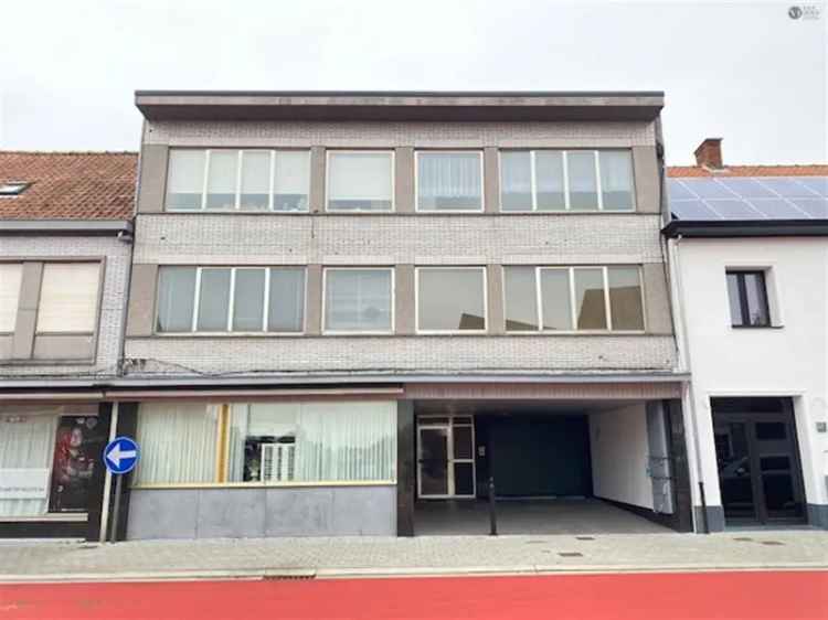 Magazijn van 140m² te centrum Stekene