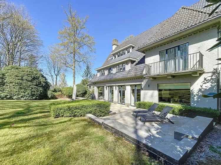 Klassieke Villa te Koop 6 slaapkamers 3 badkamers Prins van Oranje