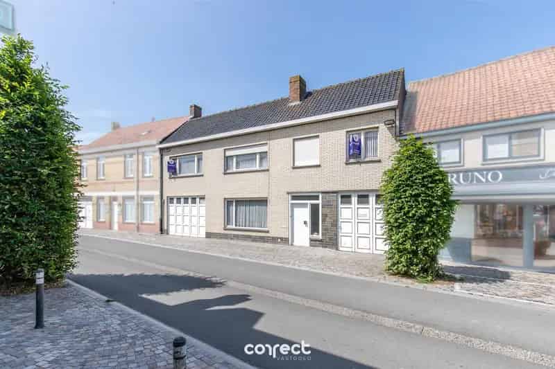Appartementsgebouw Renovatie of Nieuwbouw met Garages