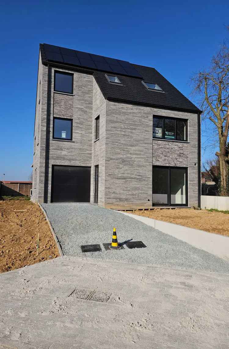 Energiezuinige Driegevelwoning te Koop