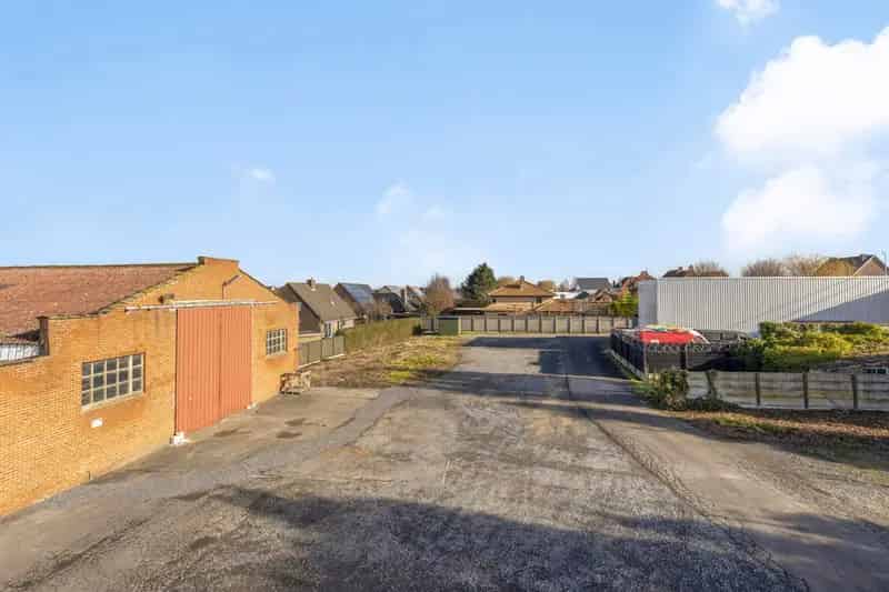Villa met Tuin 2 Magazijnen Grote Parking