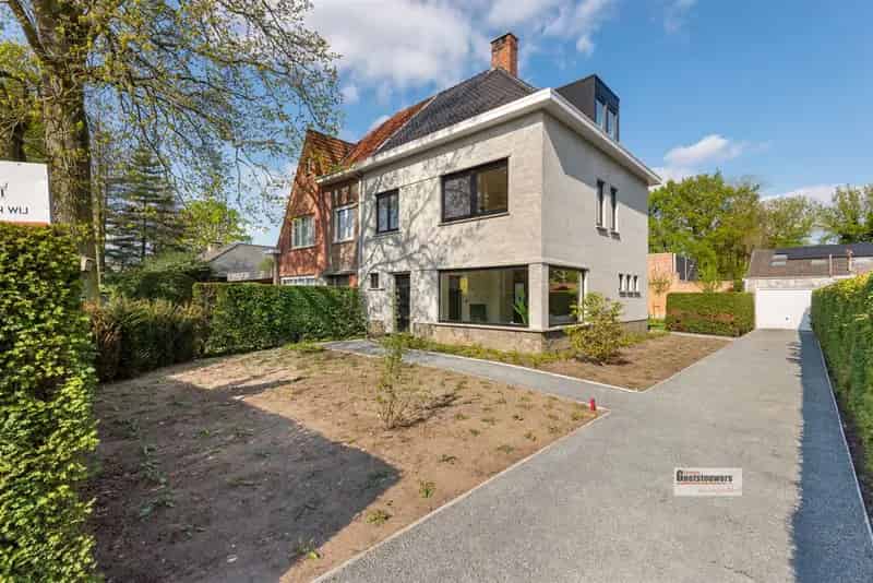Gerenoveerde Halfopen Bebouwing te Kapellen 4 slaapkamers