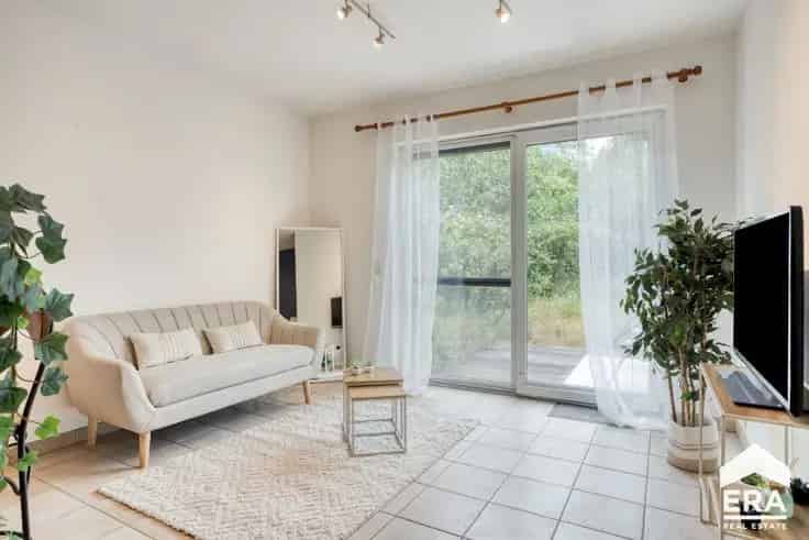Appartement te koop: Instapklaar 1 slaapkamer met tuin