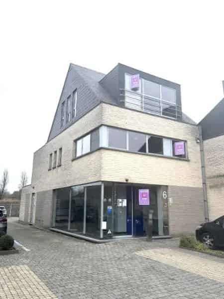 Gelijkvloerswoning 5 Autostaanplaatsen Appartement Studio Centrum Geel