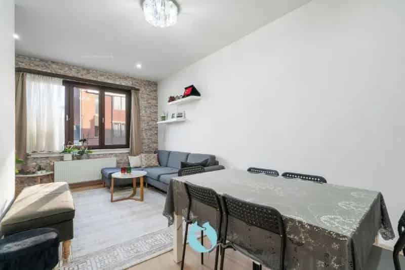 Woning te koop Gent: 3 slaapkamers, handelsruimte en duplex appartement