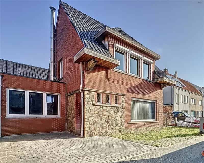 Open Bebouwing 4 slaapkamers Magazijn 144m² Perceel 563m²