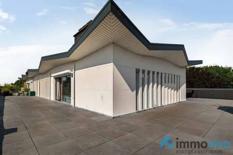 Dakappartement met 160m² terras te huur