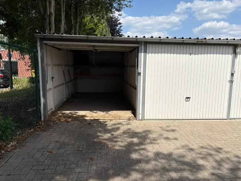 Afgesloten garagebox nabij centrum