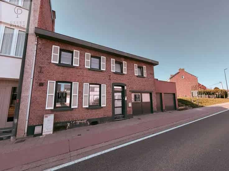 Huis Te Koop Landen: Gerenoveerde Gezinswoning