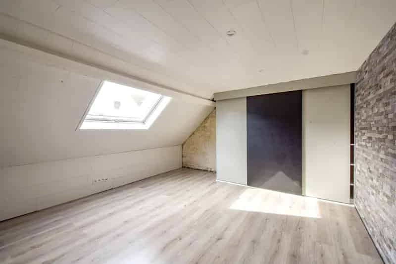 Huis te huur Lombardsijde: 4 slaapkamers, tuin, garage - Renovatieproject