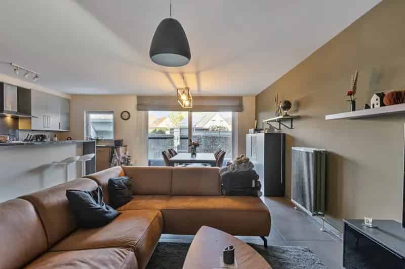 Recent gelijkvloers appartement te Ninove met tuin en terras