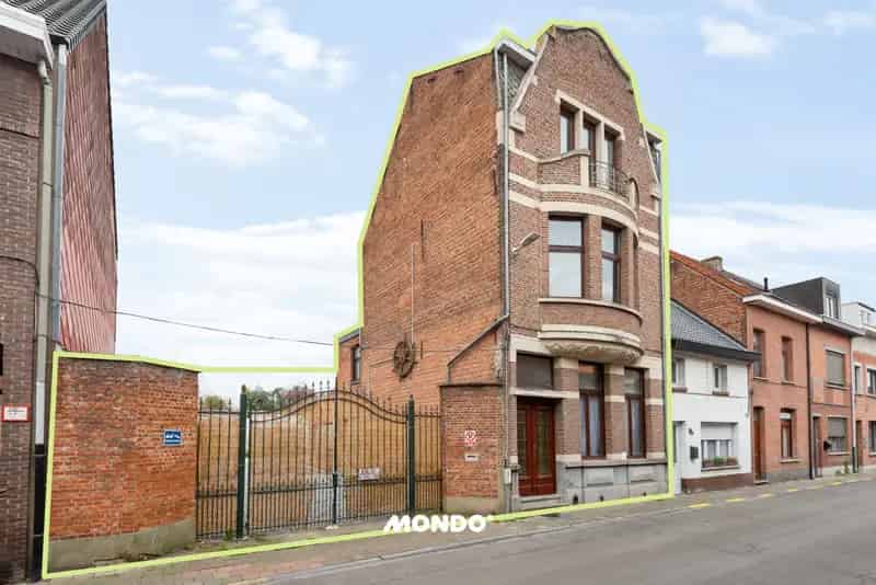 Huis te huur Niel: Karaktervolle woning met hangaar