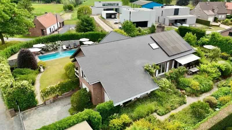 Huis te huur Eksaarde: Luxe Villa met Zwembad en Grote Tuin