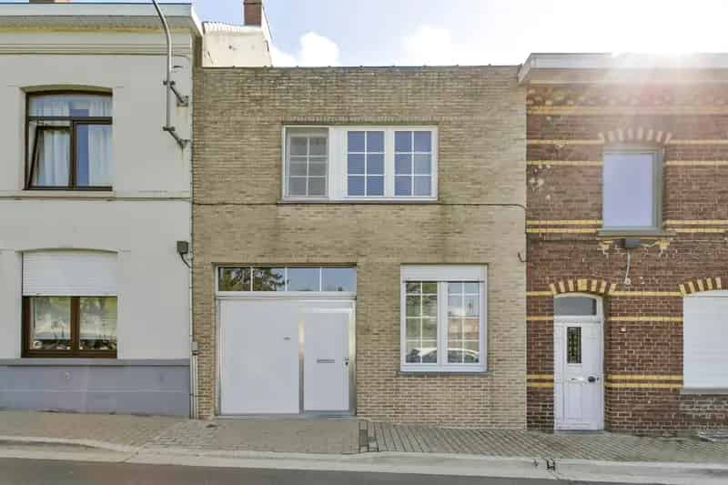 Instapklare woning met garage en terras