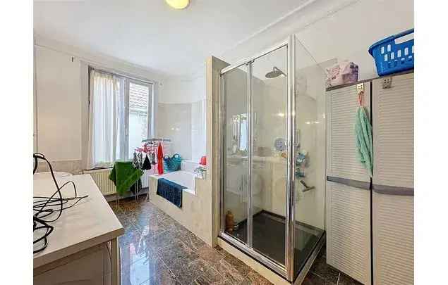 Huur 4 slaapkamer huis van 210 m² in Brussels