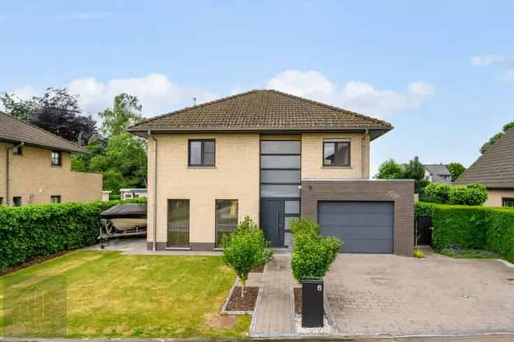 Villa Te Koop Rustige ligging nabij Scholen