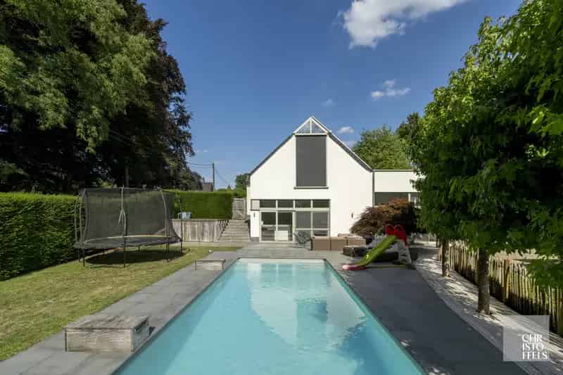 Gerenoveerde Villa met Poolhouse te Opoeteren