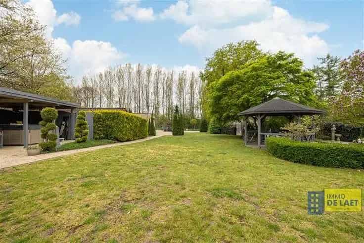 Villa Te Koop 3 slaapkamers  Garage Magazijn Zuidtuin