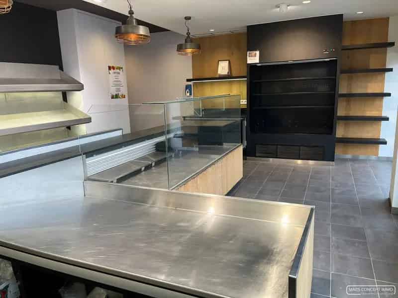Handelspand te Huur Anzegem - Centraal Gelegen