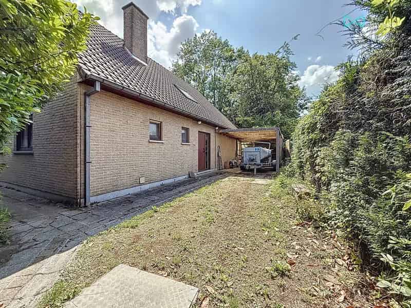 Huis te koop Mazenzele: Ruime gezinswoning met grote tuin