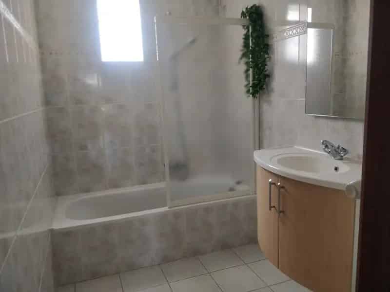 Appartement te koop in Uitbergen: 2 slaapkamers, tuin en terras