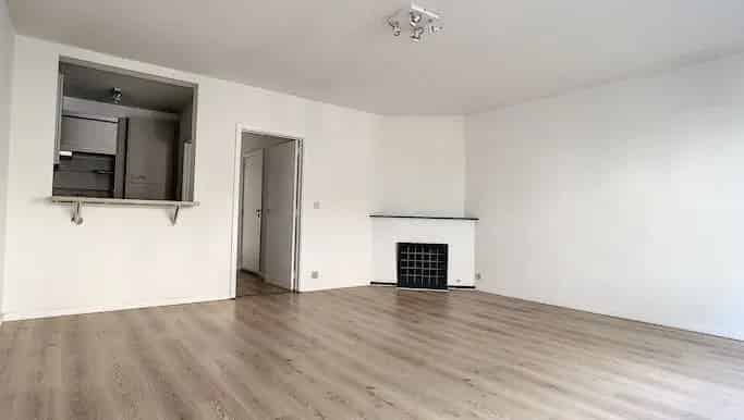 Appartement te huur Brussel - 1 slaapkamer + bureau - terras - kelder