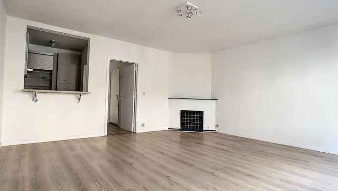 Appartement te huur Brussel - 1 slaapkamer + bureau - terras - kelder