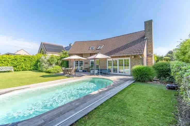 Huis Te Koop Lathuy: Villa 4 slaapkamers, zwembad, tuin