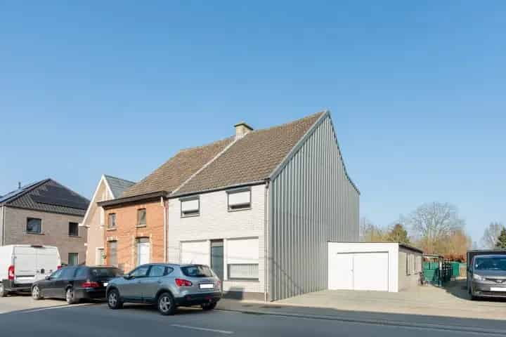 Huis te Koop Lebbeke 3 Slaapkamers Halfopen Bebouwing