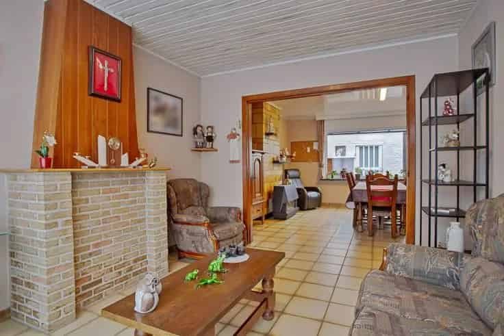 Huis te Koop Kortemark: Op te frissen woning met grote tuin