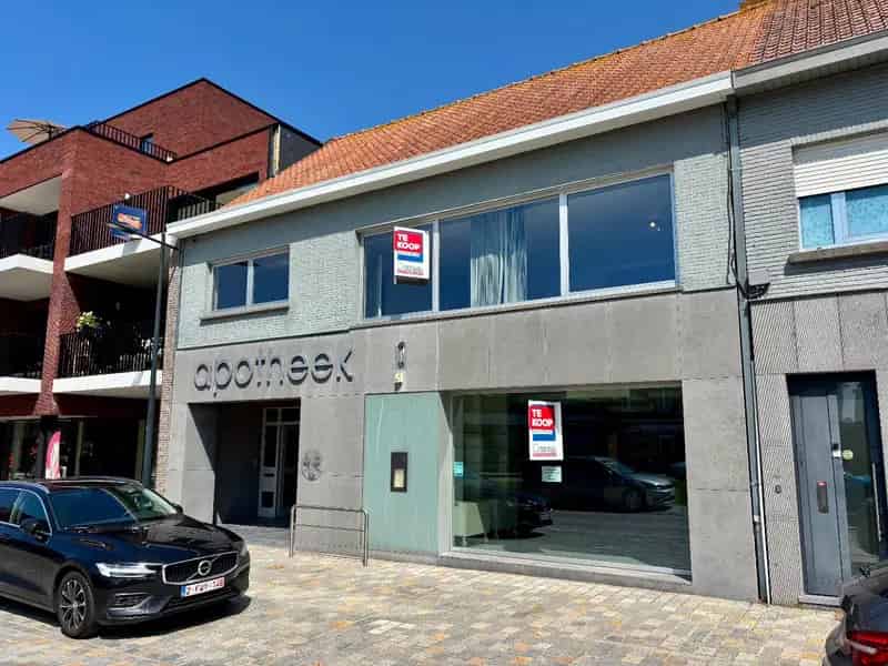 Huis te koop Langemark: Handelspand met Appartement