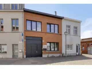 Huis met Magazijn te Koop Deurne 139m² Woning 260m² Magazijn