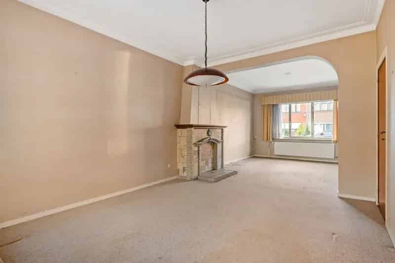 Te renoveren woning 5 slaapkamers tuin Merksem