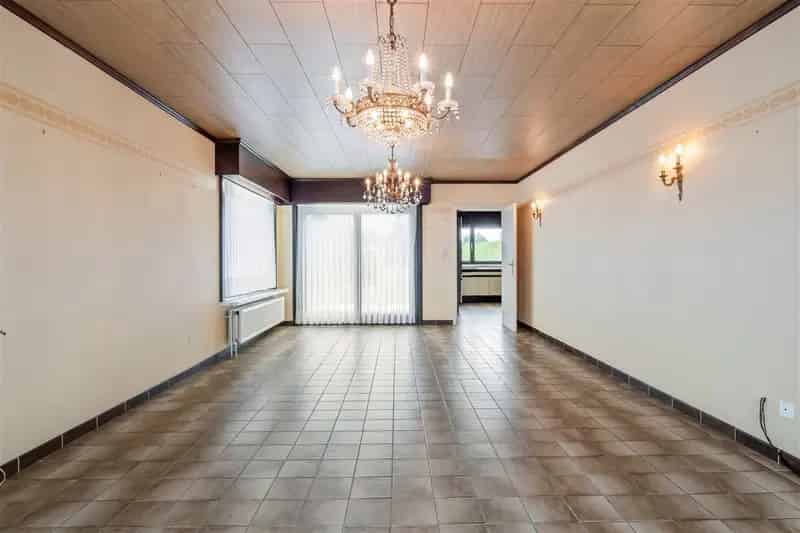Solide woning 3 slaapkamers 584m2