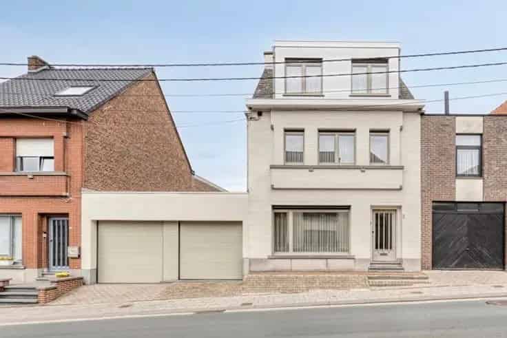 Huis Te Koop Sint-Lievens-Houtem 4 slaapkamers 2 garages
