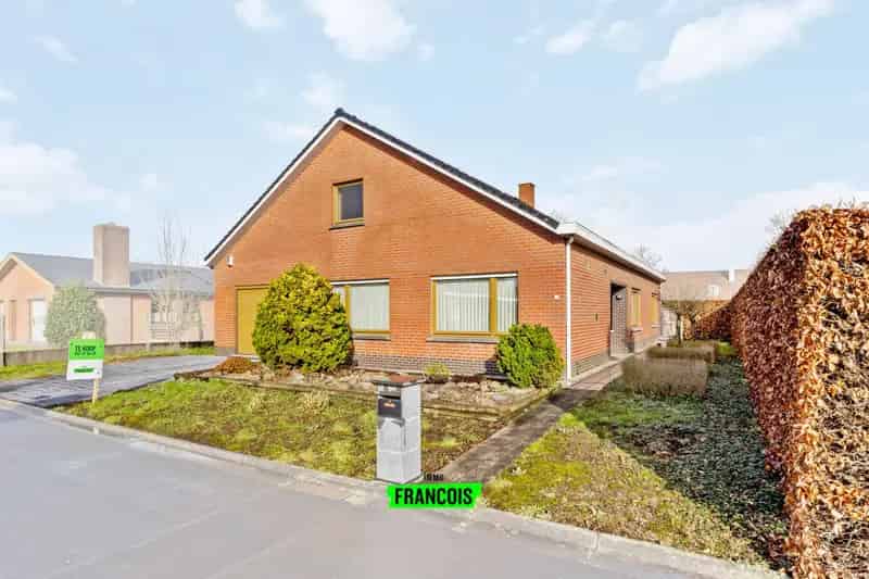 Statige Bungalow te Koop nabij Ieper