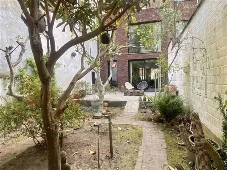 Huis Te Koop Antwerpen Centrum: Ruime Kangoeroewoning met Tuin