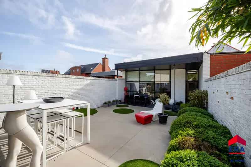 Te Koop: Tijdloze Architectenwoning in Westrozebeke